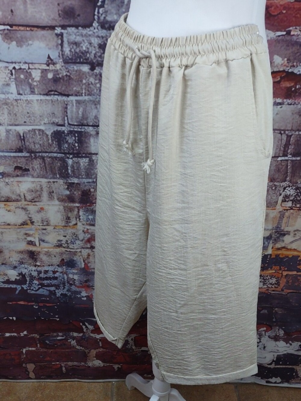 Cropped Drawstring Pants - Picture 2 of 6
